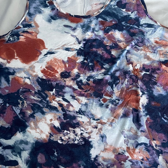 Simply Vera By Vera Wang Floral Tank Top with Front Tie - Picture 2 of 4